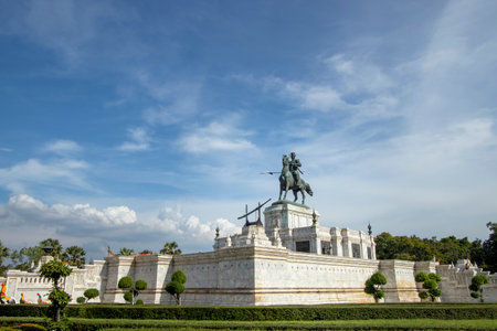 Statue of King Naresuan at Wat Chedi Phu Khao Thong near Phra Nakhon Si Ayutthaya Historical Park in Thailandのeditorial素材