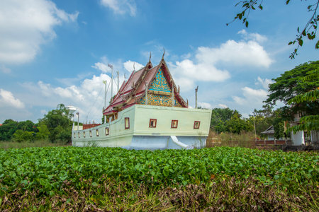 Wat Thong Khung has beautiful architecture and is an important tourist attraction of Lopburi Province in Thailand.の写真素材