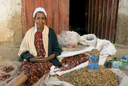 woman vendor in street harar ethiopia africaのeditorial素材