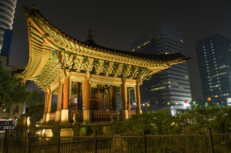 temple in central seoul south korea at nightの写真素材