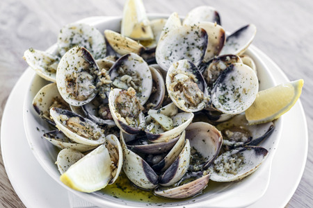 garlic white wine steamed clams seafood portuguese tapas simple snackの写真素材