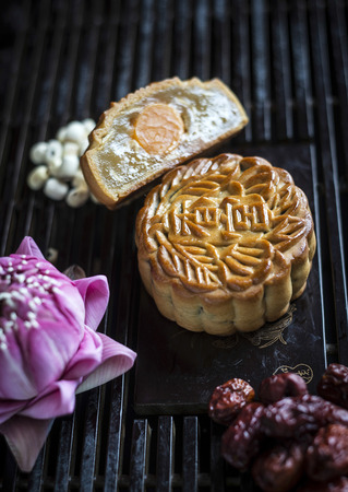 gourmet traditional chinese festive mooncake pastry dessertの写真素材