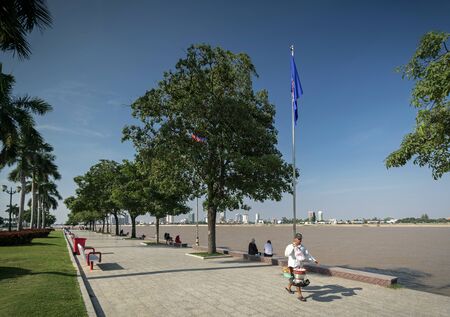 sisowath quay public riverside park in downtown phnom penh cambodia on sunny dayのeditorial素材