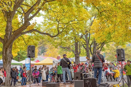 ARROWTOWN, NEW ZEALAND - APRIL 2018: Tourists flock to Arrowtown for the Akura Arrowtown Autumn Festival 19th to 25th April 2018のeditorial素材