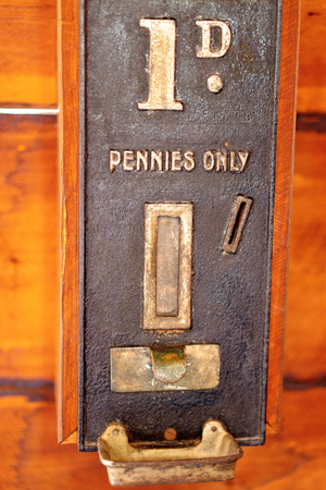 Vintage penny slot machine on displayの写真素材