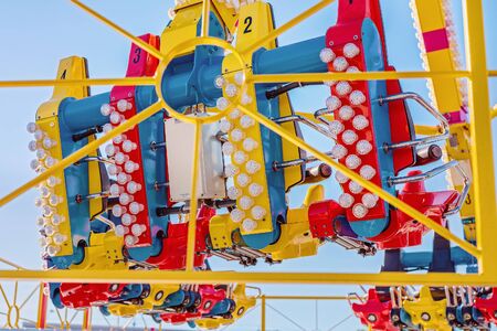 MACKAY, QUEENSLAND, AUSTRALIA - JUNE 2019: A fast thrill ride for older children, teenagers and adults at Mackay Annual Showのeditorial素材