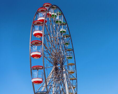 MACKAY, QUEENSLAND, AUSTRALIA - JUNE 2019: Ferris wheel ride high in the sky at Mackay Annual Showのeditorial素材