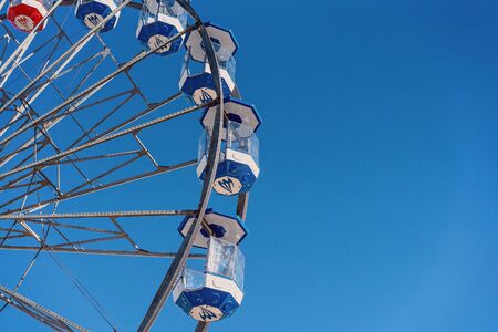 MACKAY, QUEENSLAND, AUSTRALIA - JUNE 2019: Ferris wheel ride high in the sky at Mackay Annual Showのeditorial素材