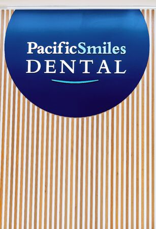 Brisbane, Queensland, Australia: 24th September 2019: Pacific Smiles Dental at Westfield Garden City Shopping Centreのeditorial素材