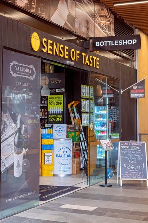 Brisbane, Queensland, Australia - March 2021: Exterior of a bottle shop in a shopping mallのeditorial素材