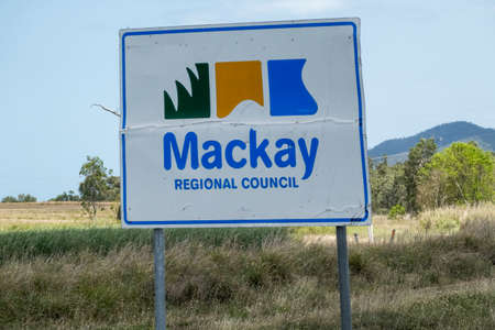 Bruce Highway, Townsville to Mackay, Queensland, Australia - November 2021: Roadsign for Mackay Regional Councilのeditorial素材
