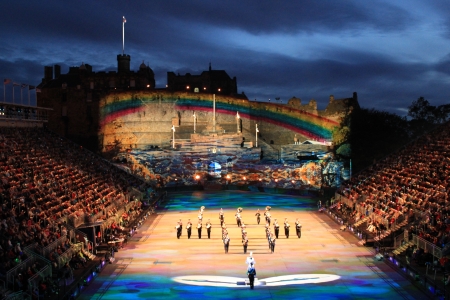 Edinburgh Military Tattoo 2011 with Edinburg Castle in background and light show on castle wallのeditorial素材