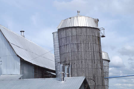 wood silo farm agrigulture farming country skyの写真素材