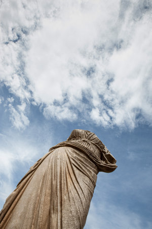 Beheaded statue in Roma Forumの写真素材