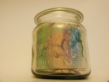 the banknote in the jar