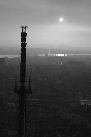 Sun set in Seoulの写真素材