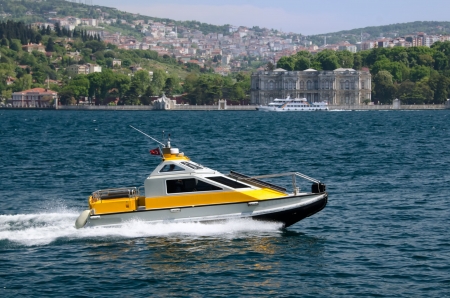 pilot boat on the Bosphorusの写真素材