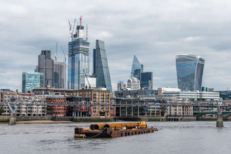 Millenium Bridge in Londonの写真素材