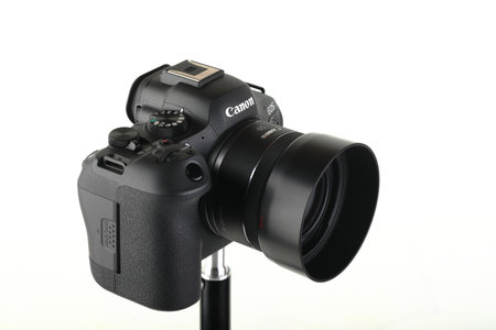 Modern digital mirrorless camera Canon R6 mark II with Canon RF 50 mm 1.8 STM Lens on a white background.のeditorial素材