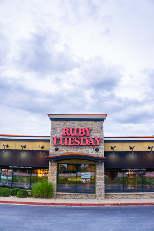 Loganville, GA - July 13th 2019: Ruby Tuesday store front sign - American franchise - location located in Georgia off of highway 78. Chain restaurant offers full all you can eat salad bar.のeditorial素材