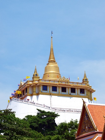 Golden Buddha Pagoda  on blue sky のeditorial素材