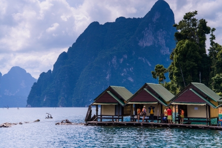 Cheo Lan lake  Khao Sok National Park  Thailand のeditorial素材