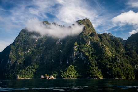 Cheo Lan lake  Khao Sok National Park  Thailand の写真素材