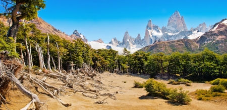Beautiful landscape with Mt Fitz Roy in Los Glaciares National Park, Patagonia, Argentina, South Americaの写真素材