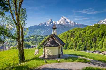 Beautiful view of famous Chapel at Lockstein with mount Watzmann in the background, Berchtesgaden, Nationalpark Berchtesgadener Land, Bavaria, Germanyの写真素材