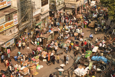 Indian crowd at the spice market in New Delhi captired from the rooftopのeditorial素材