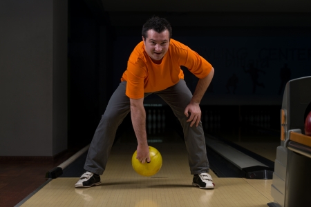 Beginner Aiming To Bowling Pinsの写真素材