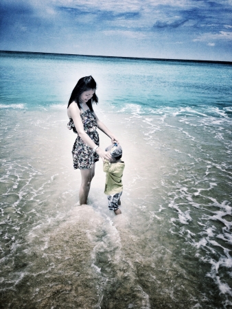 Enjoying summer at the beachの素材