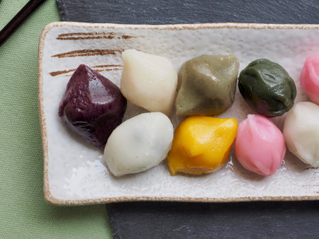 Korean food Songpyeon, Honey-filled Rice Cake