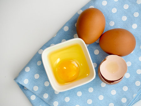 Fresh brown eggs, food, cooking ingredientsの写真素材