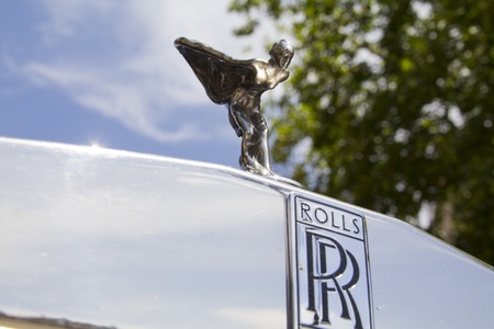 Madrid 3 Jul "Party old Classic car" Rolls-Royce Silver Spurのeditorial素材