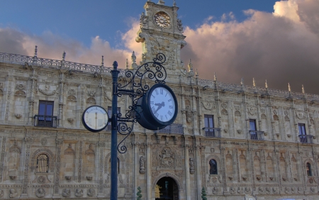 ancient palace in the Plaza de San Marcos, Leon, Spainのeditorial素材