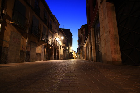 Night image of the medieval streets of the city of Leon, Spainの写真素材