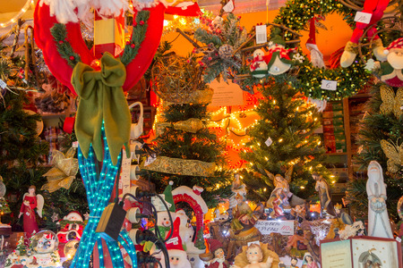 MADRID,SPAIN - DECEMBER 18: Famous Christmas market full of shops with all kinds of articles for parties and some street performers in December 18, 2014 , Madrid Spainのeditorial素材