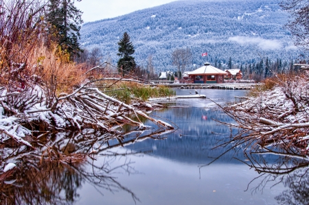 Whistler float plane base reflected in Green Lakeの写真素材