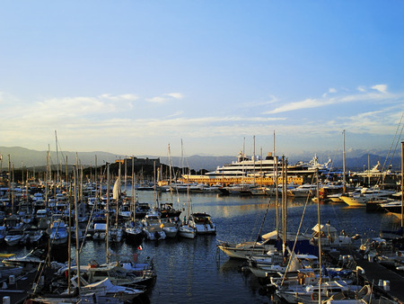 The most important and big in Antibe is the port of Vauban. Locals nicknamed him \"Milliarderov Embankment\". This harbor is counted on one hundred large courts and filled all the year round. Fort Carre is located in the north of Antibes. Fortress was conの写真素材