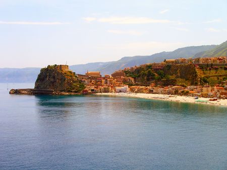 Landscape of the fortress on the cliff in Villa San Giovanni, Italy.のeditorial素材