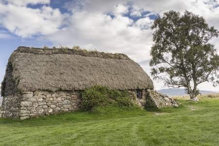 Thatched Croft at Culloden Moor Battlefield in Scotland.のeditorial素材