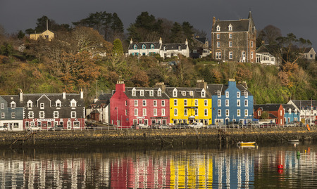 Tobermory harbour on the Isle of Mull in Scotland.のeditorial素材