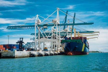 Large container vessel unloaded in Port of Miami