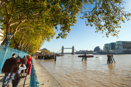 Walkway by Themes river, London, United Kingdom.のeditorial素材
