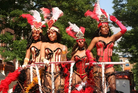 ROTTERDAM, HOLLAND - JULY 25, 2009: Participants in the parade of the annual Summer Carnival in Rotterdam on July 25, 2009 in Rotterdam, Hollandのeditorial素材