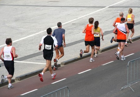 SCHEVENINGEN, HOLLAND - March 14, 2010: City Pier City marathon in Scheveningen, Hollandのeditorial素材