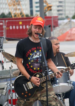 Berlin, Germany - May 26, 2008: Street musician at Alexander Platz in Berlinのeditorial素材