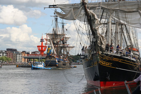 AMSTERDAM, AUGUST 19, 2010: Tall ship 'Stad Amsterdam' and Swedish ship 'Gothborg at Sail 2010 in...