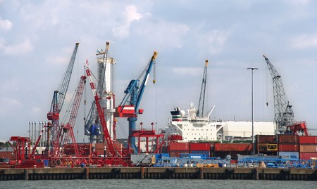 Harbor industry and cranes in Rotterdam, Hollandの写真素材